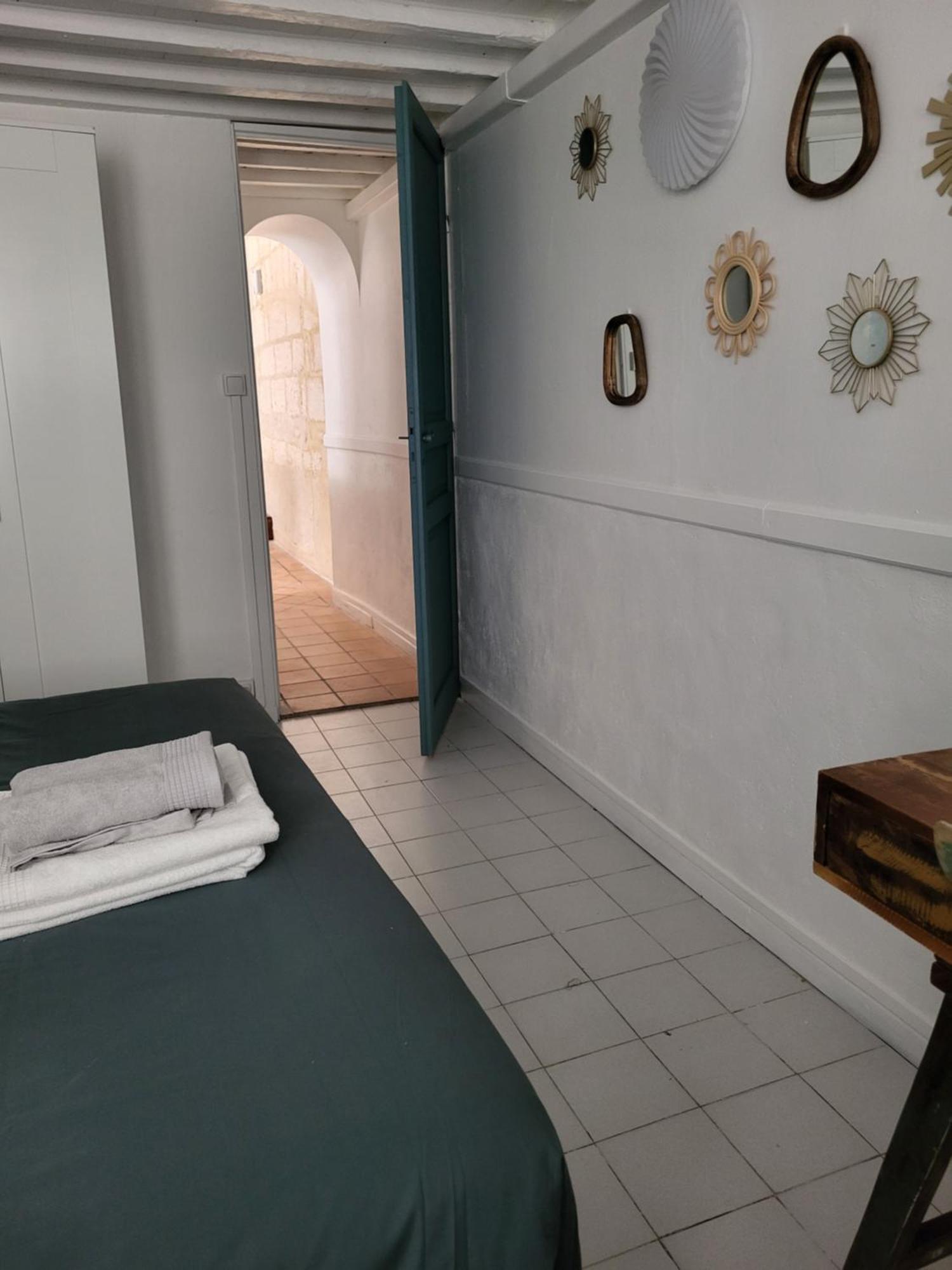2 Pieces Avignon Intramuros Place Pie Extérieur photo